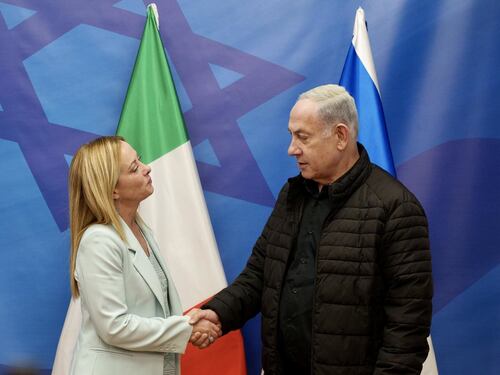 Meloni ambasciatrice di pace: "Due popoli e due Stati. E lotta all'antisemitismo"