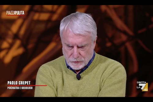 Famiglia nel bosco, Crepet gela tutti: “I genitori che vivono sui social e ignorano i figli vanno bene?”