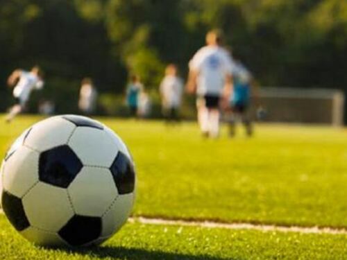 Abusi sessuali su baby calciatori. Talent scout arrestato fuori dal centro sportivo della Roma