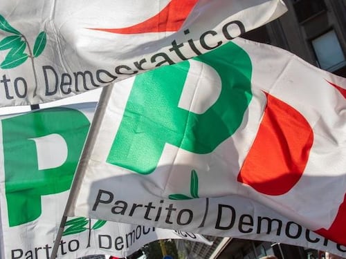Sondaggi, Pd da ridere. Il centrodestra: "Ci arrendiamo...", il caso Firenze