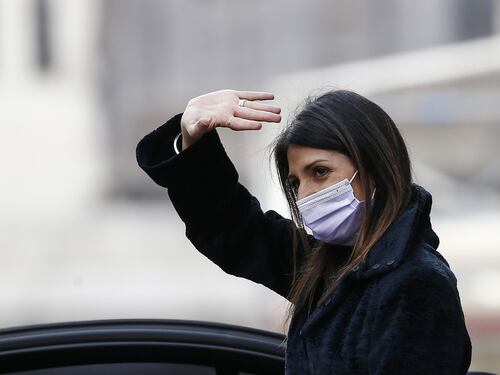 Virginia Raggi desaparecida. Delusa dalla mancata candidatura è scomparsa dai radar politici