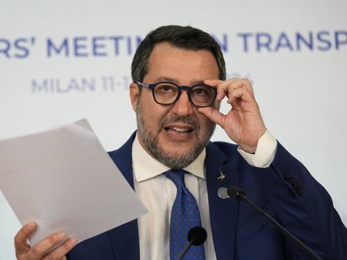 Open Arms, riunione della Lega. Salvini: "Tentativo di attaccare il governo"