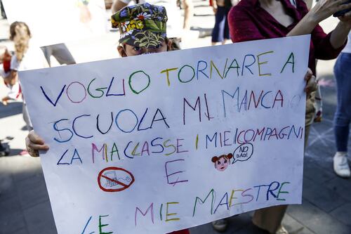 Stop all'ultimo giorno di scuola. I sindacati sventano la farsa