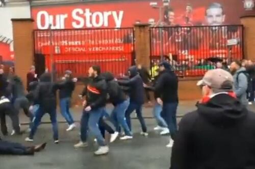 Roma punita per gli scontri di Liverpool: la Uefa vieta una trasferta ai tifosi