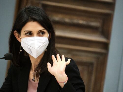 Un solo finanziatore per Virginia Raggi sindaca: lei. Niente sponsor per il comitato
