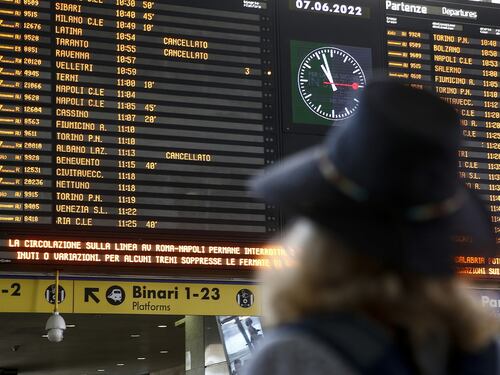 Roma, israeliana accoltellata alla Stazione Termini: è grave