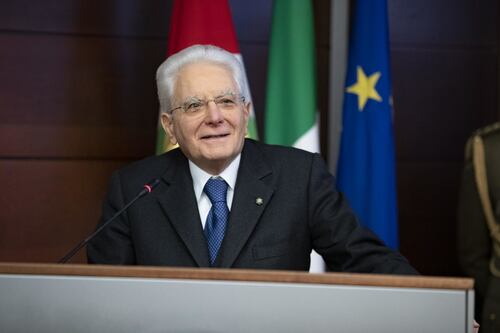 Mattarella mette d'accordo maggioranza e opposizione: tregua per un giorno
