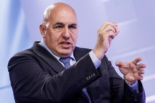 Crosetto azzera Grillo: "Vitalizio di partito", la triste parabola dell'ex comico