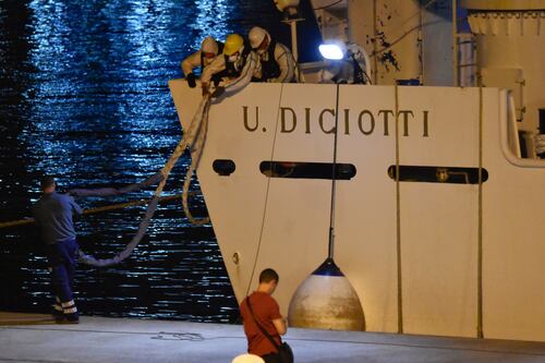 Nave Diciotti, Fico e Guardia Costiera contro Salvini
