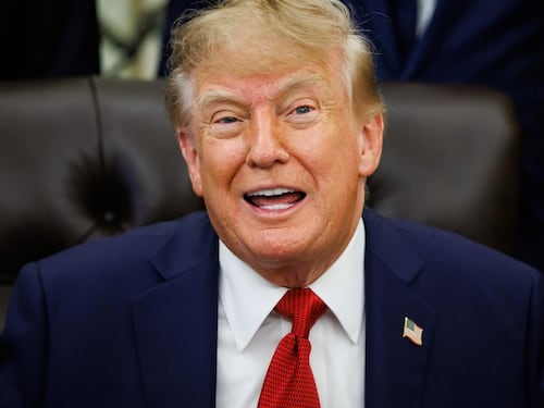 Usa, Trump vuole affondare la Cpi: pronte sanzioni finanziarie per paralizzare la Corte