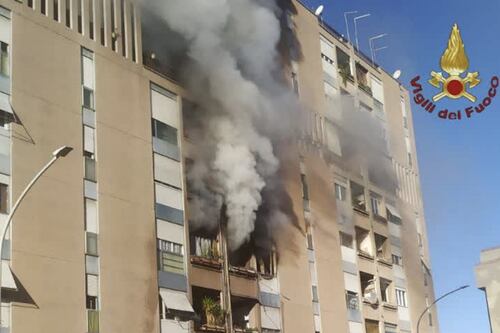 Roma, appartamento a fuoco. A Spinaceto intossicati e ustionati