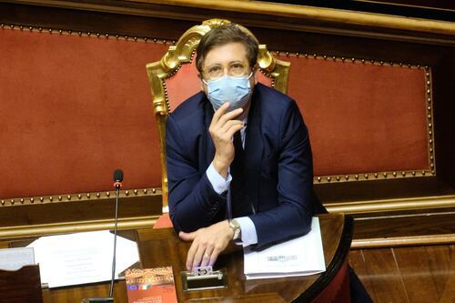 Scandalo Oms-Italia, i dubbi di Sileri sul piano pandemico. L'interrogazione a Speranza la fa il viceministro
