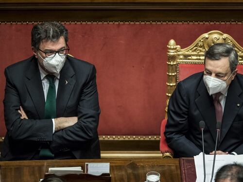 “Sui vaccini il disastro Ue”. Chi fa crollare Speranza, drammatica ammissione