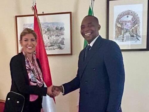 Libano, Soumahoro come Razzi fa il pacificatore: visita all’ambasciatrice in Italia