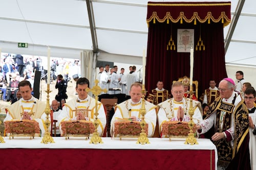 Scisma nella Chiesa, i lefebvriani ordinano quattro vescovi. Ignorato l'appello di Papa Leone