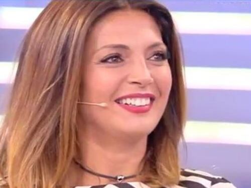 Alessia Mancini e Cecilia Capriotti si scannano pure in sala trucco. E Barbara D'Urso s'infuria