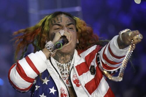Lo svuota-carceri Usa libera Tekashi 6ix9ine, il rapper che ha rinnegato le gang