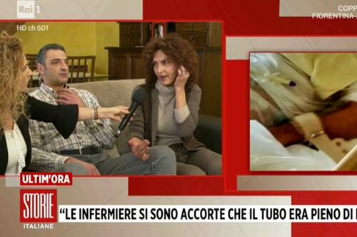 Anziano respira larve in casa di riposo. Il figlio: "Legato come un animale"