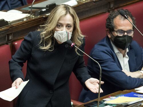 Coprifuoco, respinta la mozione di Fratelli d'Italia. La Meloni esplode: "È illegittimo e ci devasta"