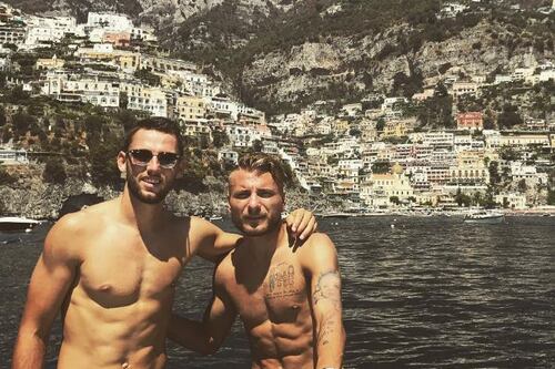 Immobile e De Vrij in barca a Positano