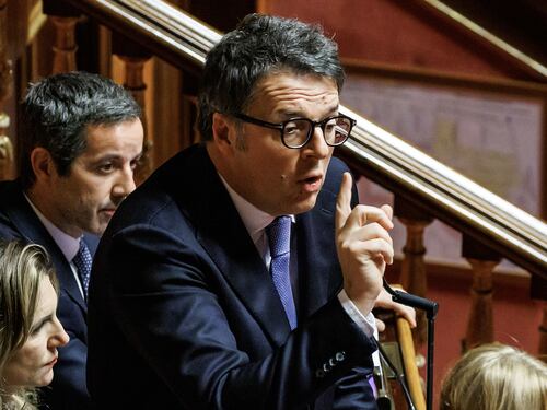 “Giudizio decisamente negativo”. Renzi rimanda il governo Meloni