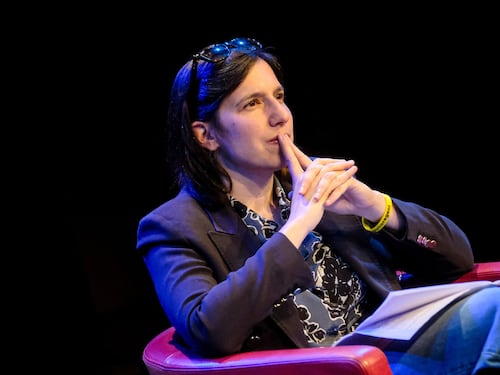 Pd spaccato, i dilemmi di Schlein che pensa di andare alla piazza di Conte a sentire Travaglio