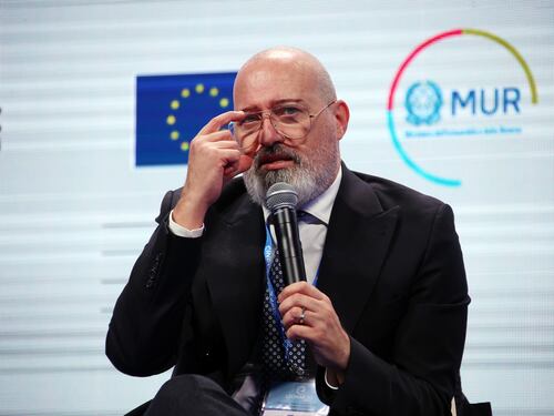 Sondaggio Pd, Schlein mette nei guai Bonaccini: la corsa a due spaventa i dem