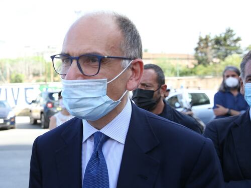 Quegli auguri a Conte costano caro ad Enrico Letta, che continua a prendere pesci in faccia