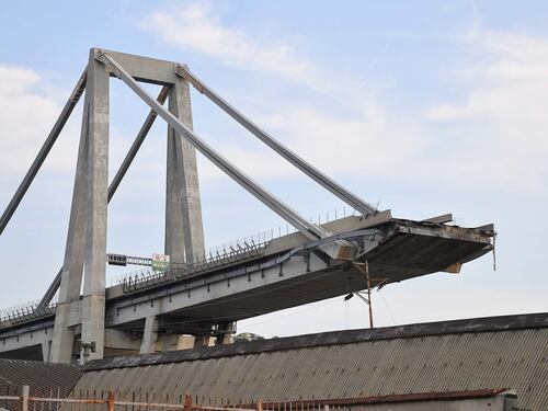Ponte Morandi, per Autostrade "rispettati tutti gli obblighi". Toninelli: indecente