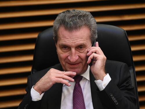 Oettinger anticipa l'Europa: "Inevitabile la procedura d'infrazione"