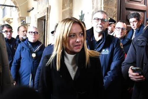 Sicilia, Meloni incontra gli sfollati: "Per Niscemi 150 milioni". Aiuti anche a Sardegna e Calabria
