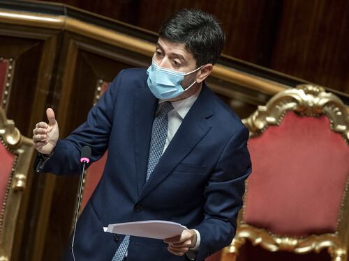 Epidemia in fase espansiva. Speranza annuncia la stretta: 12 regioni a rischio