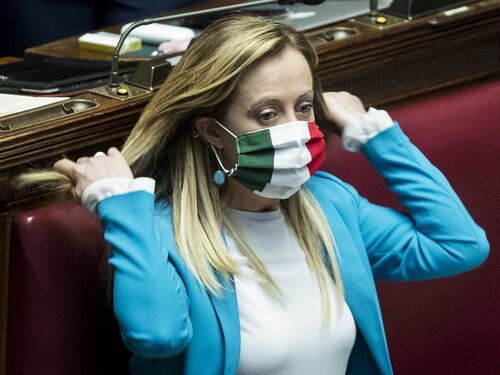La Meloni si scaglia contro l'app Immuni: "Non la scarico, no a chi vuole controllarci come il Grande Fratello"