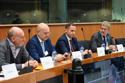 Parlamento europeo, presentato "Piumini e catene" di Arditti e Gallicola
