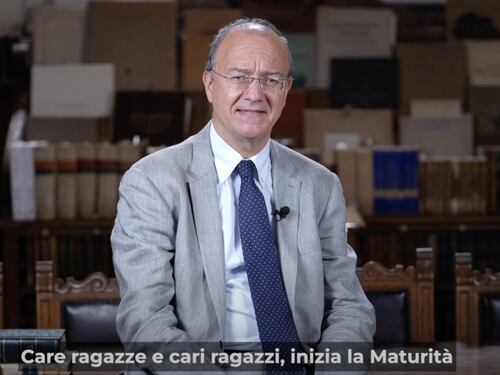 Maturità 2023, il video-messaggio del ministro Valditara: "Per voi inizia una fase nuova"