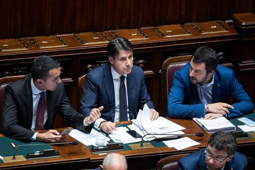 Conte ottiene la fiducia anche alla Camera: "La Carta sarà il nostro faro". E sul conflitto di interessi scatta la bagarre