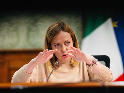 Dazi, la strategia di Meloni: patto con imprese e sindacati per sconfiggere la crisi