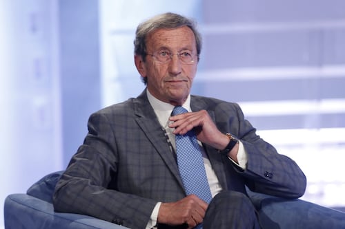Gianfranco Fini fa il grillo parlante contro la destra: meglio tacere