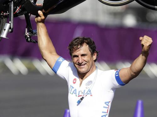 Alex Zanardi operato per la terza volta, intervento riuscito ma resta grave