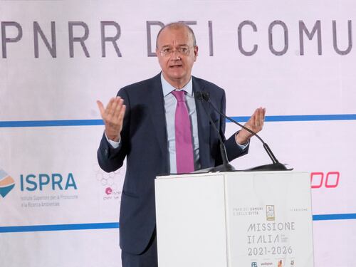 Caivano, Valditara prende l'impegno: il progetto pilota dell'Agenda Sud