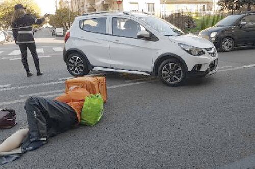 A Roma due ore e mezza per un'ambulanza