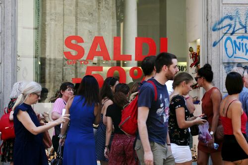 Partono i saldi ma i romani non comprano