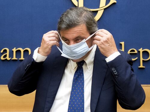 La furbata di Calenda: comunque vada si tiene una poltrona