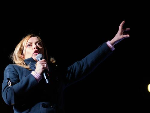 “Furia nazifascista”. Giorgia Meloni ricorda il rastrellamento del ghetto di Roma e zittisce la sinistra