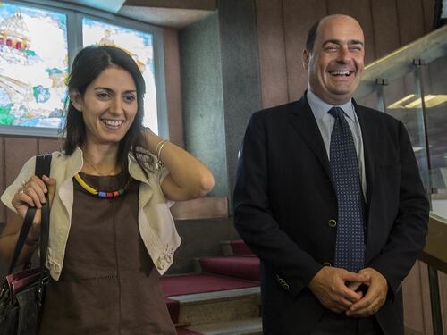 Il super inciucio Raggi-Zingaretti. La mazzata di Gasparri su Pd e M5s