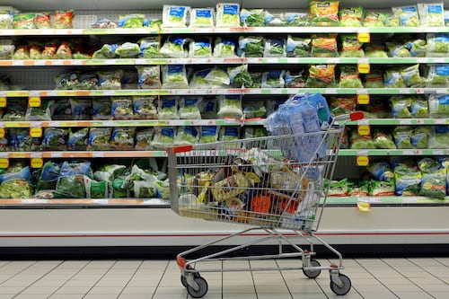 Anche a ottobre mazzata sui beni primari: quanto sono aumentati pane, latte e carne