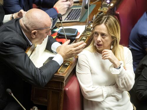 Guido Crosetto consiglia Giorgia Meloni: “Non si faccia isolare nel ghetto dove vogliono metterci”