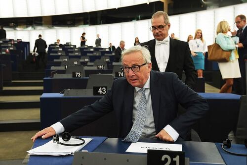 Juncker torna all'attacco: Italia non rispetta gli impegni. Ira Lega-M5s: basta insulti