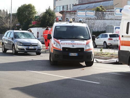 Ancora sangue sulle strade. Anziana investita e uccisa a Monti Tiburtini