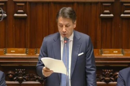 Conte contro tutti sul Mes. "Su di me accuse infamanti". Alla Camera scoppia la bagarre